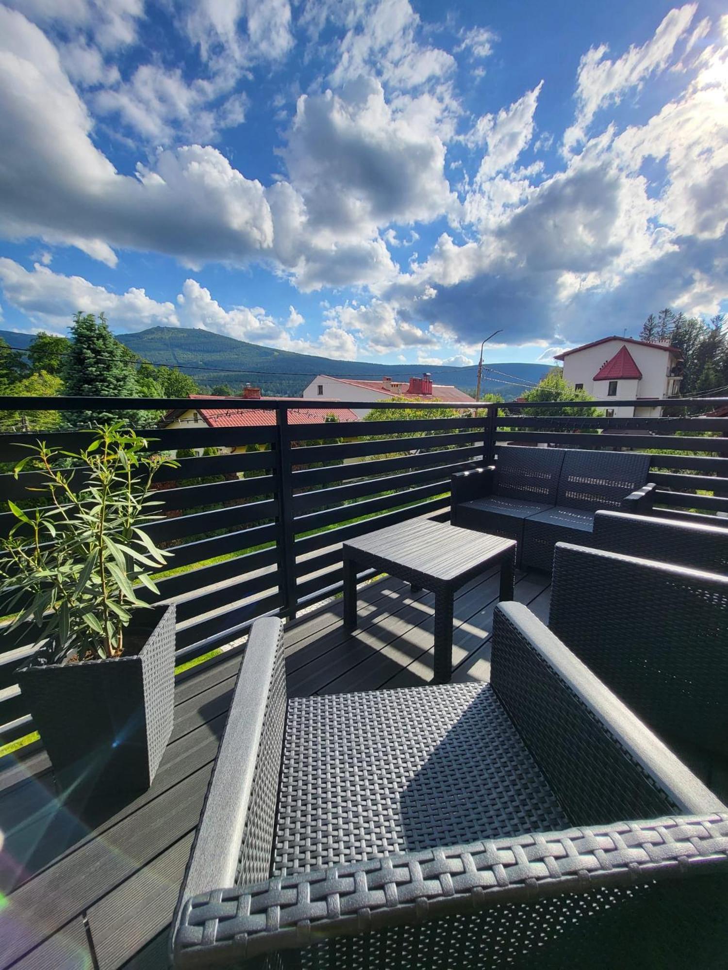Z Widokiem Apartamenty - Apartamenty Z Widokiem Na Gory I Zewnetrzna Balia ชกลาร์สกา ปอเรมบา ภายนอก รูปภาพ